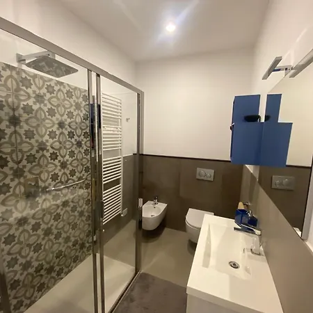 דירה Centrale, 5 Posti Letto, Vicino Al Mare, Due Bagni סאבונה