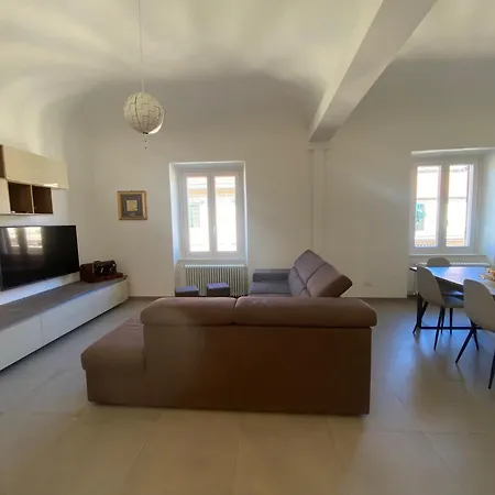 Centrale, 5 Posti Letto, Vicino Al Mare, Due Bagni * סאבונה