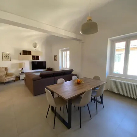 דירה Centrale, 5 Posti Letto, Vicino Al Mare, Due Bagni