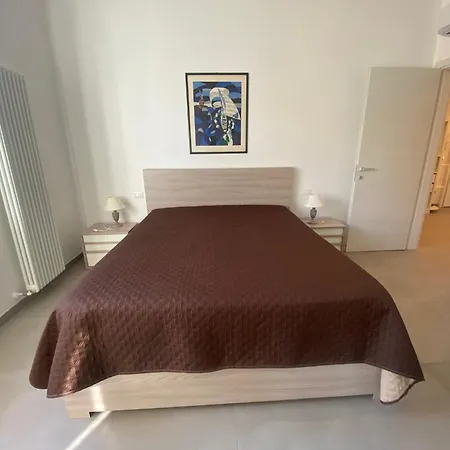 Centrale, 5 Posti Letto, Vicino Al Mare, Due Bagni Savona