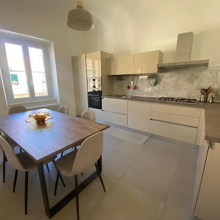 Apartment Centrale, 5 Posti Letto, Vicino Al Mare, Due Bagni *