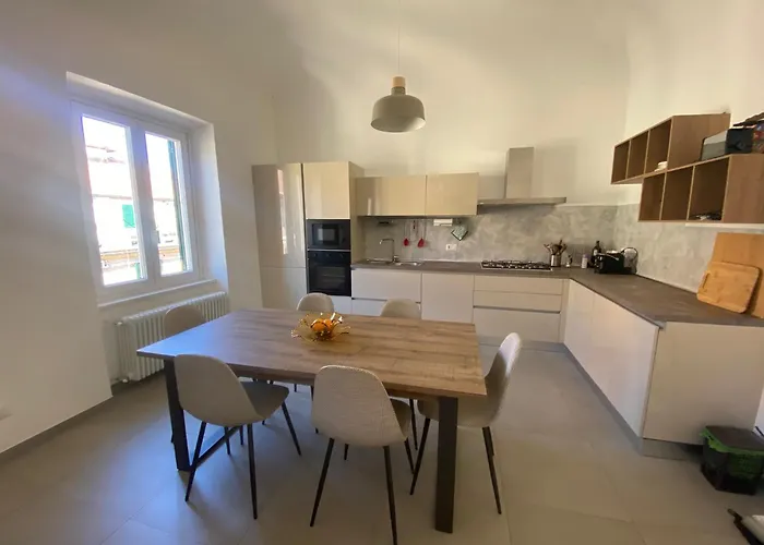 Centrale, 5 Posti Letto, Vicino Al Mare, Due Bagni Savona